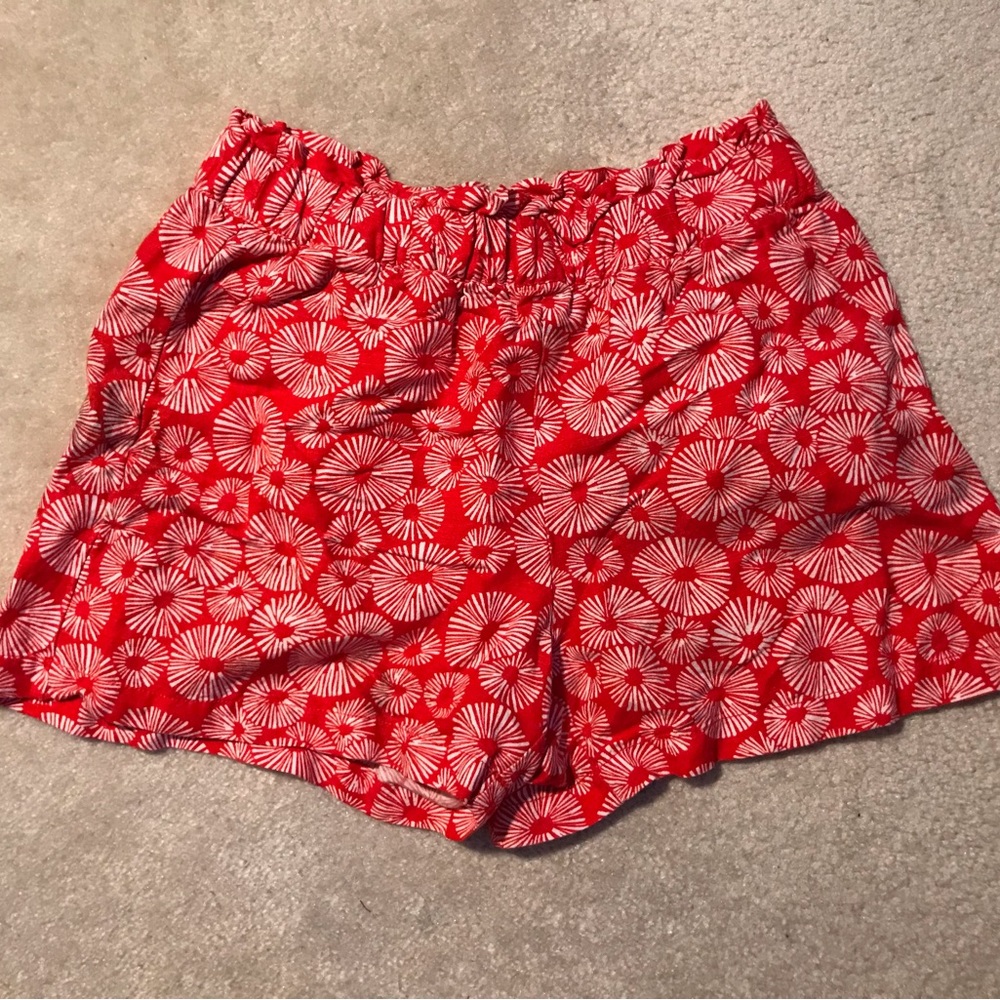 Ann Taylor Loft Red/White Spiral Print 4 inch Shorts Size Extra Small